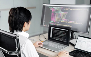 蚌埠 api php源码,下载的php源码怎么运行呢？